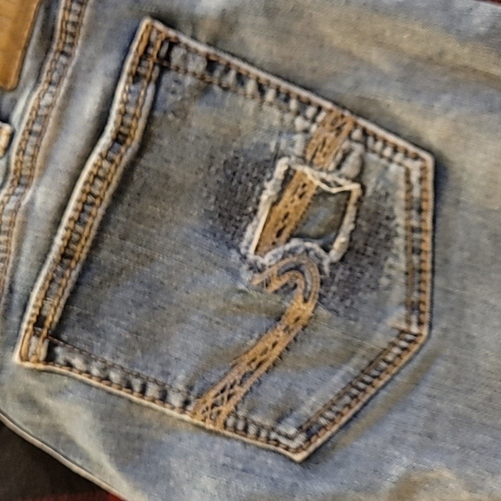 Silver Jeans - Picture 3 of 8
